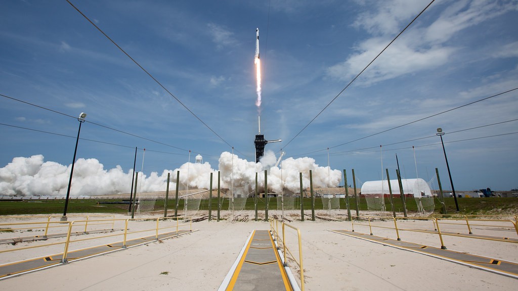 Can i watch spacex launch on tv?
